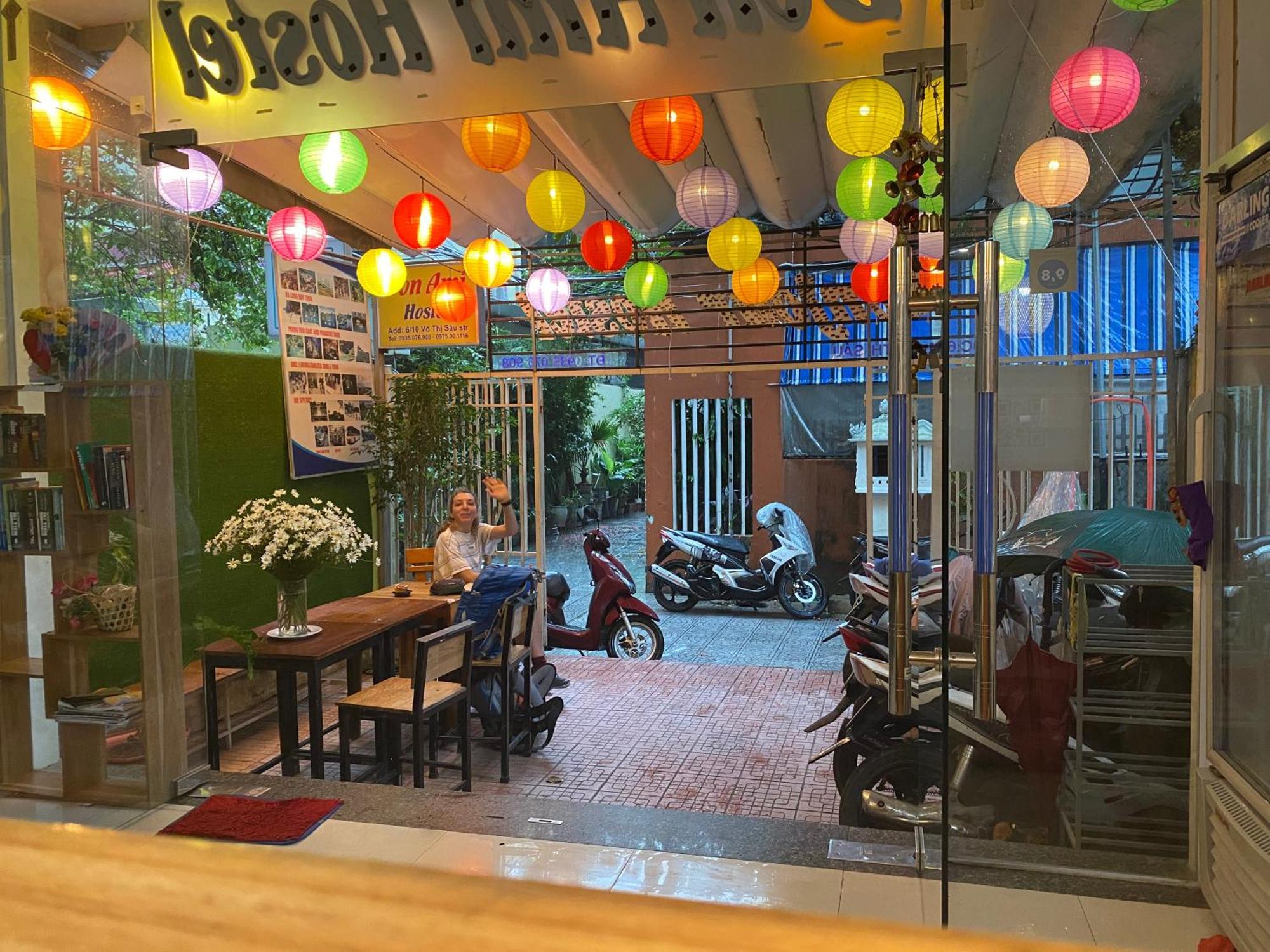 Bonjour Hostel Hue Exterior photo